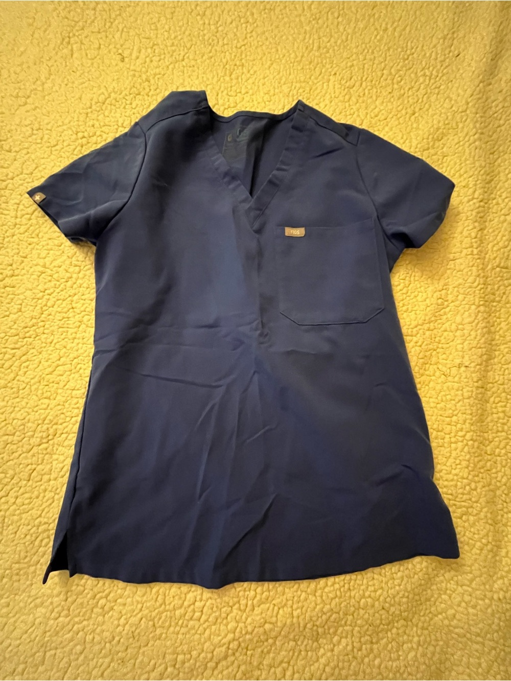 Figs Men's Navy Short-Sleeve V-Neck Scrub Top
